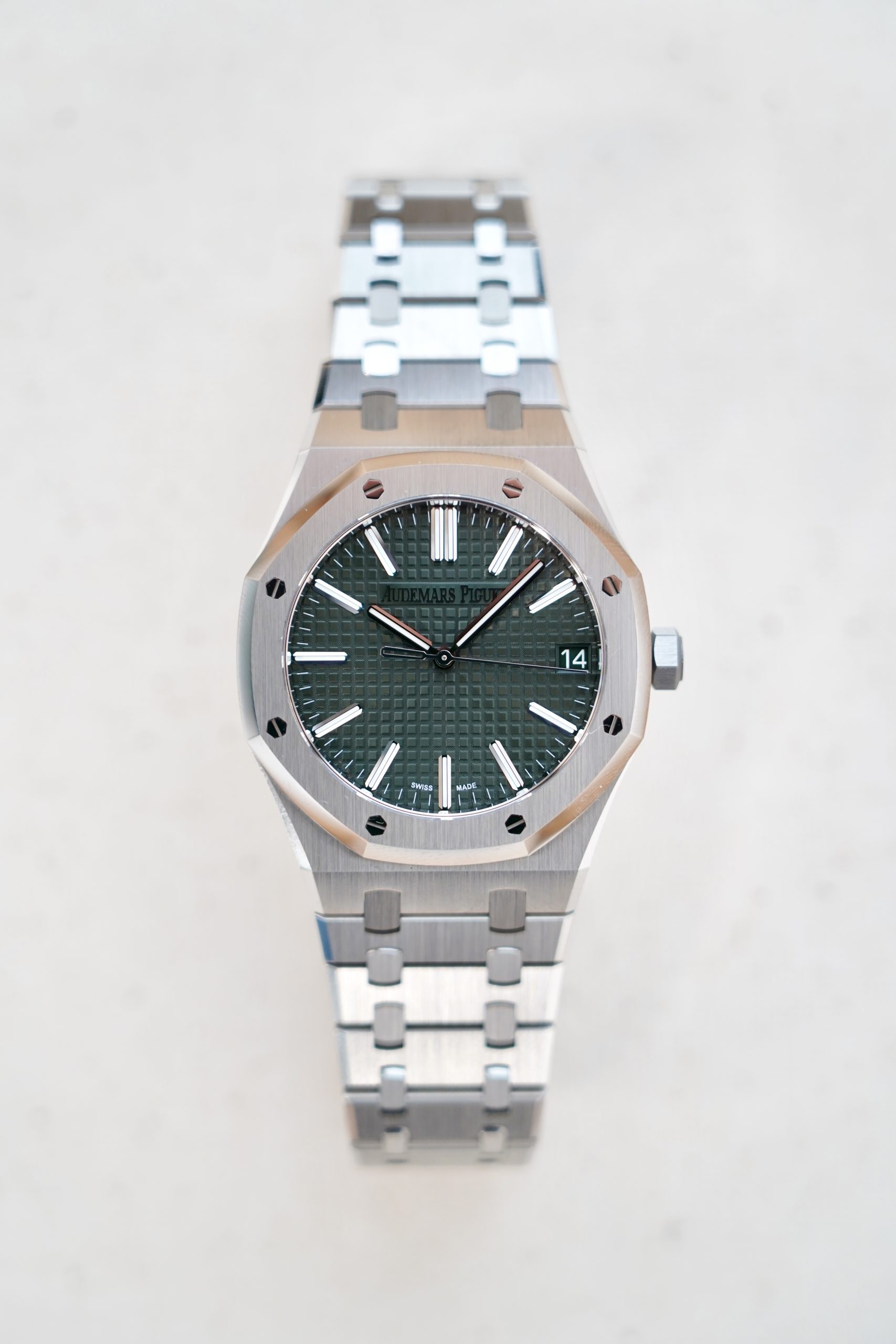 2024 AUDEMARS PIGUET ROYAL OAK 41MM GREEN DIAL