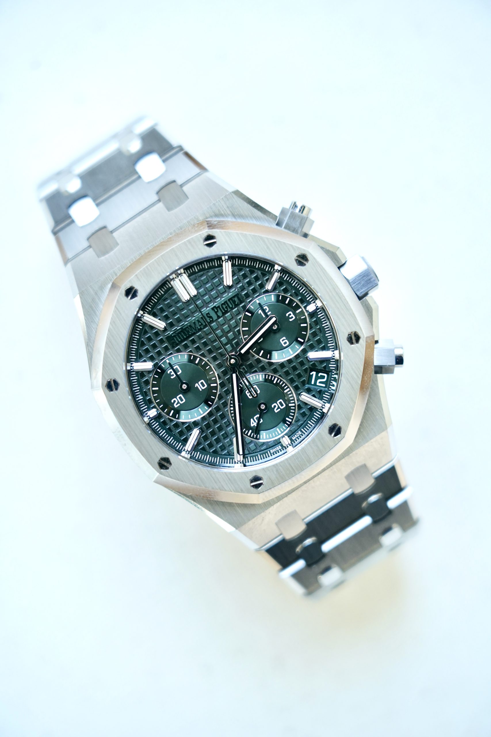 2023 Audemars Piguet Royal Oak Chronograph Green dial - Image 2